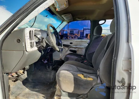 2005 GMC Sierra C2500 Heavy Duty из США, поврежденный, VIN 1GTHC23245F883494